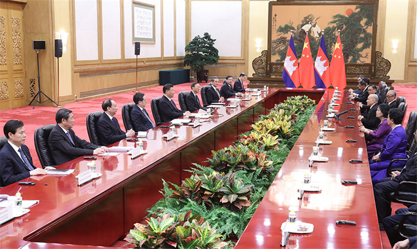 5月14日，國家主席習近平在北京人民大會堂會見來華出席亞洲文明對話大會的柬埔寨國王西哈莫尼。新華社記者 姚大偉 攝