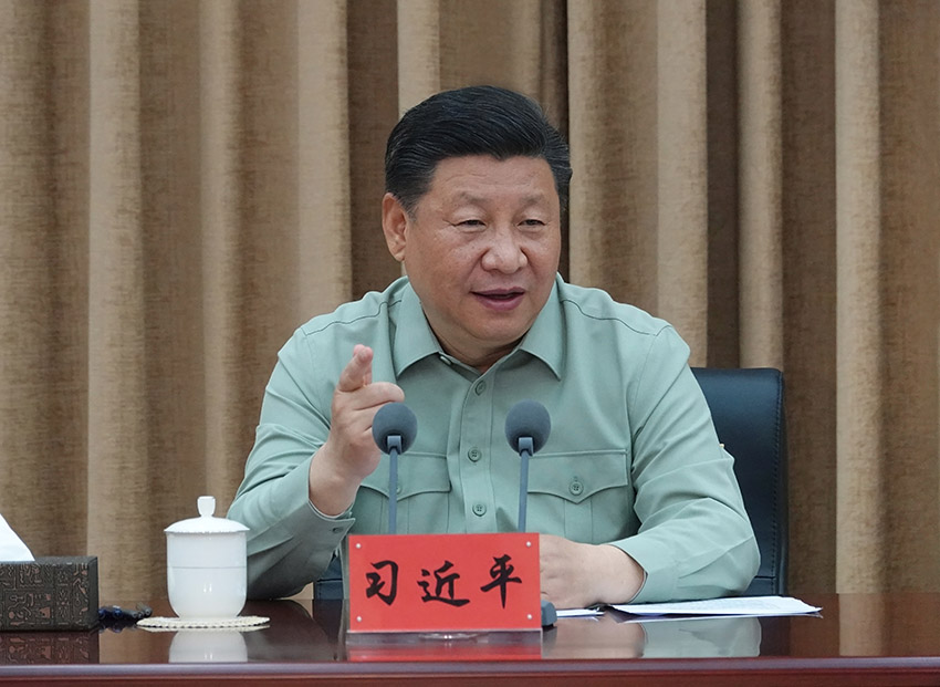 2018年5月16日上午，中共中央總書記、國家主席、中央軍委主席習近平視察軍事科學院，代表黨中央和中央軍委，對軍事科學院第八次黨代表大會的召開表示熱烈的祝賀，向軍事科學院全體同志致以誠摯的問候。這是習近平聽取軍事科學院工作匯報后發表重要講話。新華社記者 李剛 攝