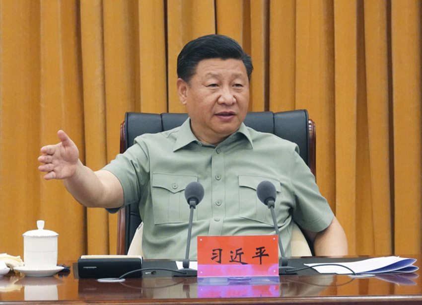 2018年6月11日下午，中共中央總書記、國家主席、中央軍委主席習近平視察北部戰區海軍。這是習近平聽取北部戰區海軍工作匯報后發表重要講話。新華社記者 李剛 攝
