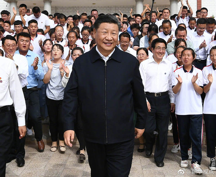 8月20日下午，中共中央總書記、國家主席、中央軍委主席習近平考察甘肅省張掖市山丹培黎學校。 新華社記者 謝環馳 攝