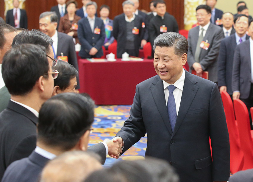 3月4日下午，中共中央總書記、國家主席、中央軍委主席習近平看望參加全國政協十三屆二次會議的文化藝術界、社會科學界委員，並參加聯組會，聽取意見和建議。中共中央政治局常委、全國政協主席汪洋參加看望和討論。 新華社記者 姚大偉 攝