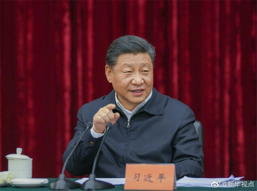4月15日至17日，中共中央總書記、國家主席、中央軍委主席習近平在重慶考察，並主持召開解決“兩不愁三保障”突出問題座談會。這是4月16日下午，習近平主持召開解決“兩不愁三保障”突出問題座談會並發表重要講話。新華社記者 謝環馳 攝