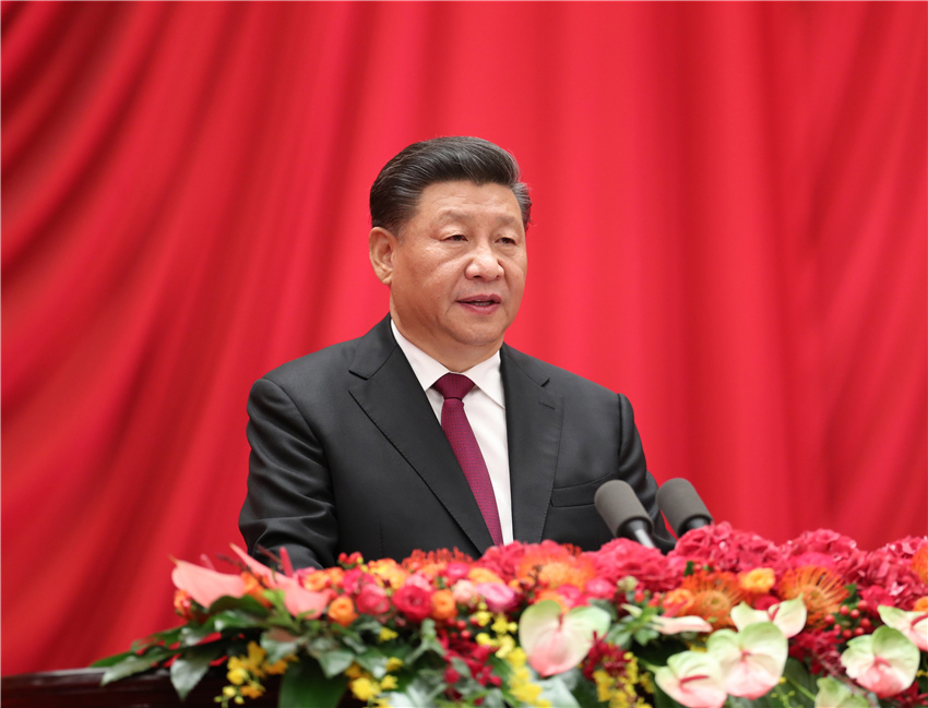 9月30日晚，慶祝中華人民共和國成立70周年招待會在北京人民大會堂隆重舉行。中共中央總書記、國家主席、中央軍委主席習近平出席招待會並發表重要講話。 新華社記者 黃敬文 攝