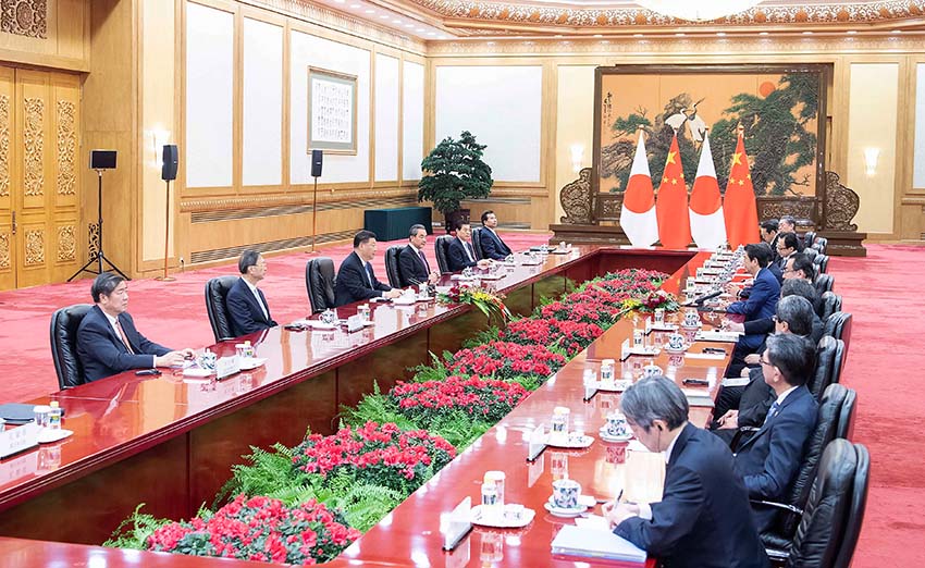 12月23日，國家主席習近平在北京人民大會堂會見日本首相安倍晉三。 新華社記者 李濤 攝