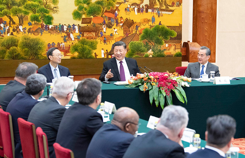12月3日，國家主席習近平在北京人民大會堂會見出席“2019從都國際論壇”外方嘉賓。 新華社記者 李濤 攝