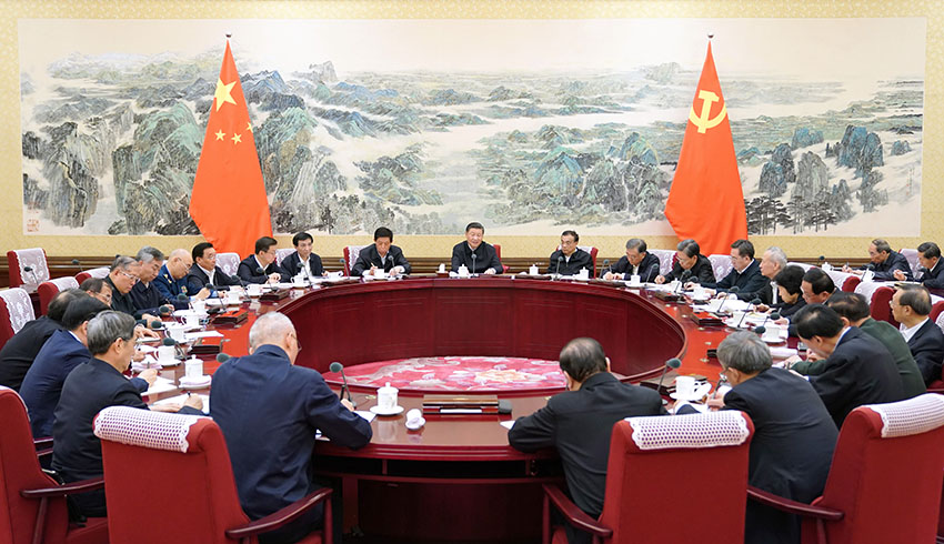 12月26日至27日，中共中央政治局召開(kāi)“不忘初心、牢記使命”專(zhuān)題民主生活會(huì)，中共中央總書(shū)記習(xí)近平主持會(huì)議並發(fā)表重要講話。 新華社記者 李學(xué)仁 攝