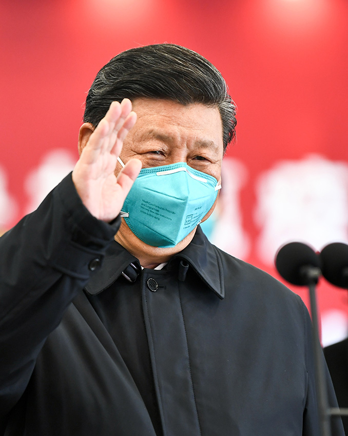 3月10日，中共中央總書記、國家主席、中央軍委主席習近平專門赴湖北省武漢市考察新冠肺炎疫情防控工作。這是習近平在火神山醫院指揮中心視頻連線感染科病房，與病房內患者和醫務人員親切交流。 新華社記者 謝環馳 攝