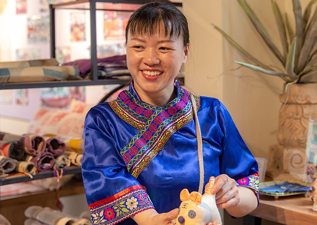 重慶市石柱縣中益鄉(xiāng)坪壩村脫貧婦女張玉芳