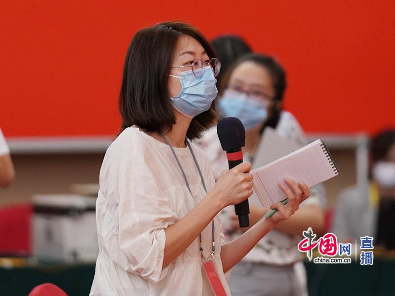 中國日報記者提問。中國網 鄭亮