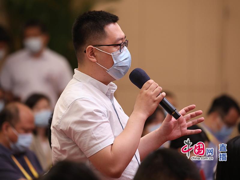 中央廣播電視總臺(tái)央視記者提問。中國網(wǎng) 鄭亮