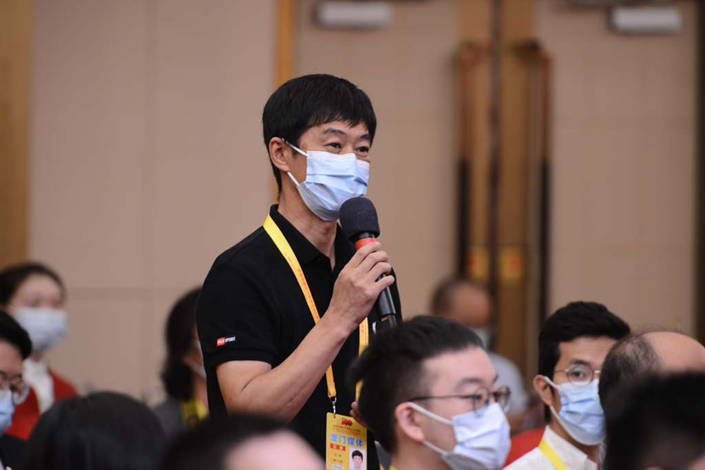 澳門日?qǐng)?bào)記者提問。人民網(wǎng) 張啟川攝