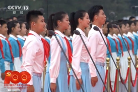 共青團員和少先隊員代表集體致獻詞