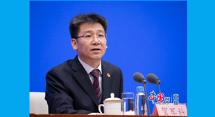 共青團中央書記處第一書記賀軍科回答記者提問