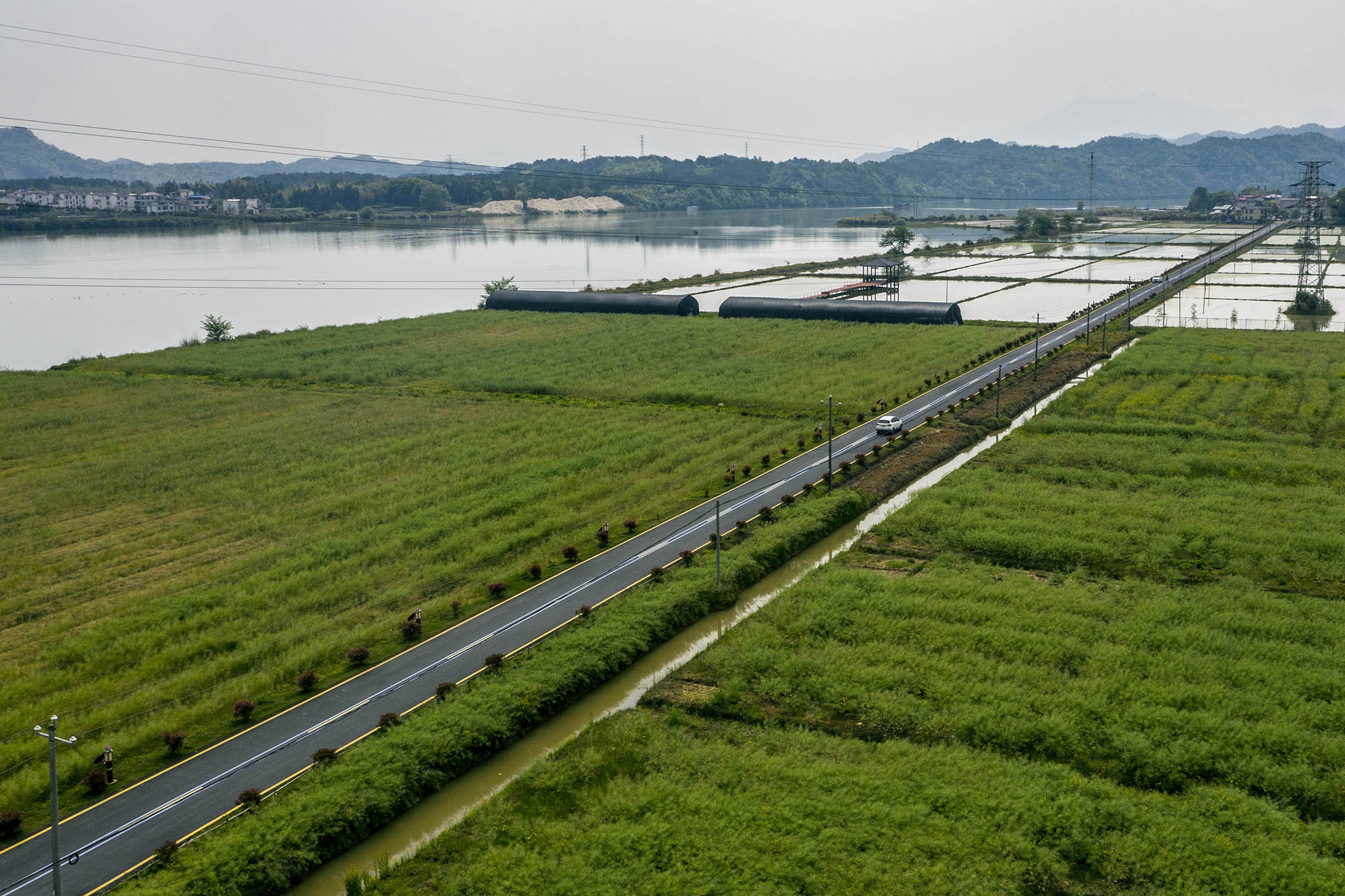 圖為武寧縣澧溪鎮北灣村的旅游公路。