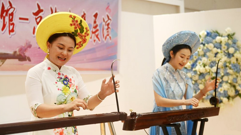 廣西東興：一根琴弦奏百音