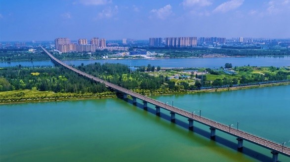 南水北調中線一期工程通過從滹沱河倒虹吸向滹沱河生態補水，生態環境明顯改善。水利部供圖