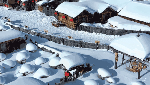 冰天雪地也是金山銀山近年來，隨著“冰天雪地也是金山銀山”理念的深入推廣、“帶動三億人參與冰雪運動”成果的不斷鞏固和擴大，我國優質冰雪“冷資源”向經濟發展的“熱動力”加速轉化。