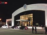 人民網記者在阿斯塔納機場等候習近平主席專機抵達
