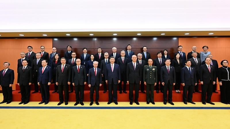 習近平會見澳門特別行政區新任行政、立法、司法機構負責人